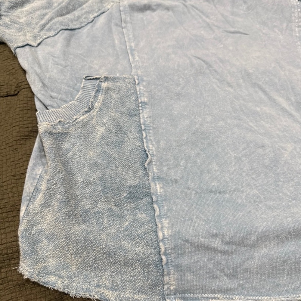 Shirt - Picture 4 of 5